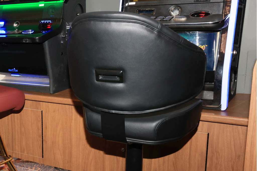 Bernard Gaming Stool